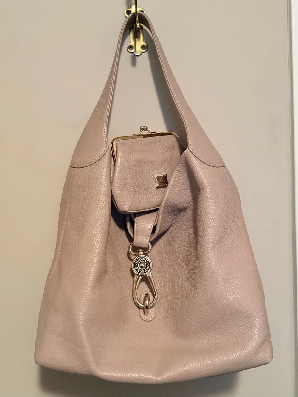 Dooney & Bourke Oyster Logo Lock Shoulder Bag Kisslock Wallet Set